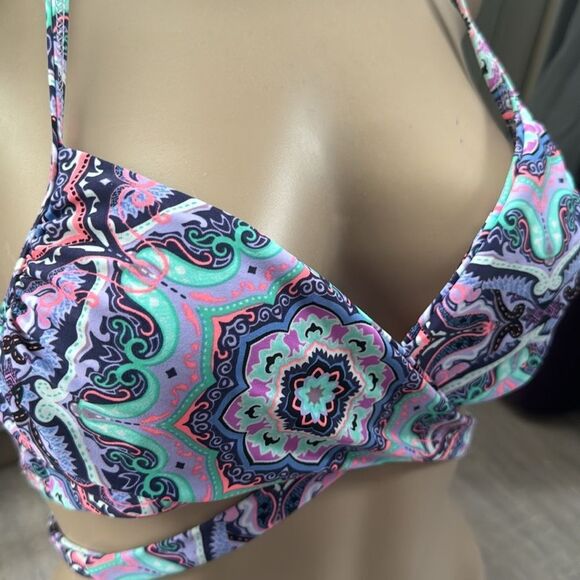 Victoria Secret PINK Women’s Unforgettable Swim Bikini Top Halter Paisley Sz 34A - Picture 2 of 7